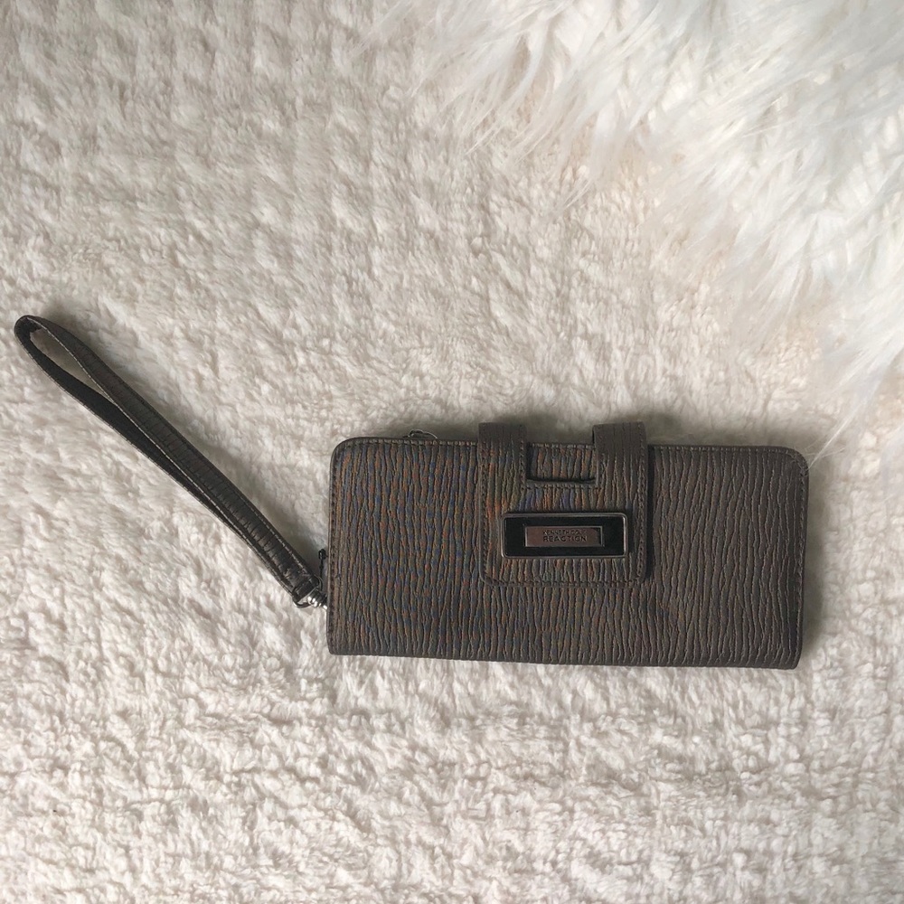💞 🆕 Kenneth Cole: Reaction Clutch
